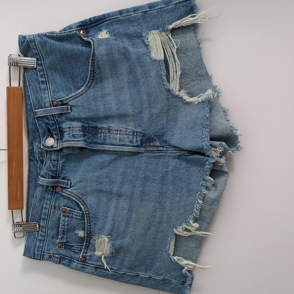 Levi's 501 Light Blue Distressed Denim Shorts Button Fly Sz 31 - Picture 2 of 9